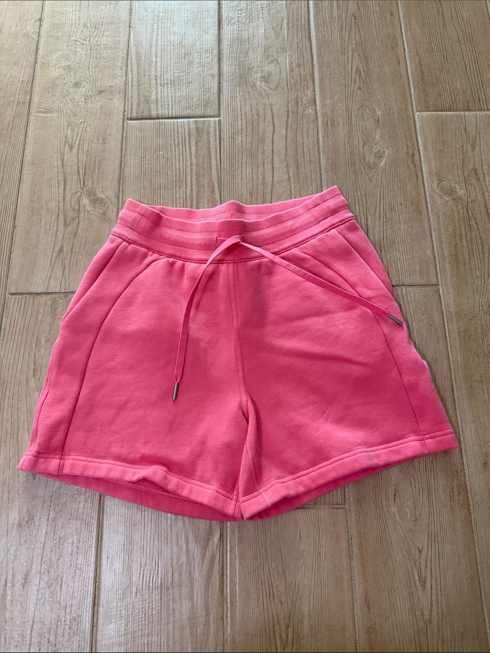Lululemon Women’s Coral Pink Drawstring Athletic Shorts